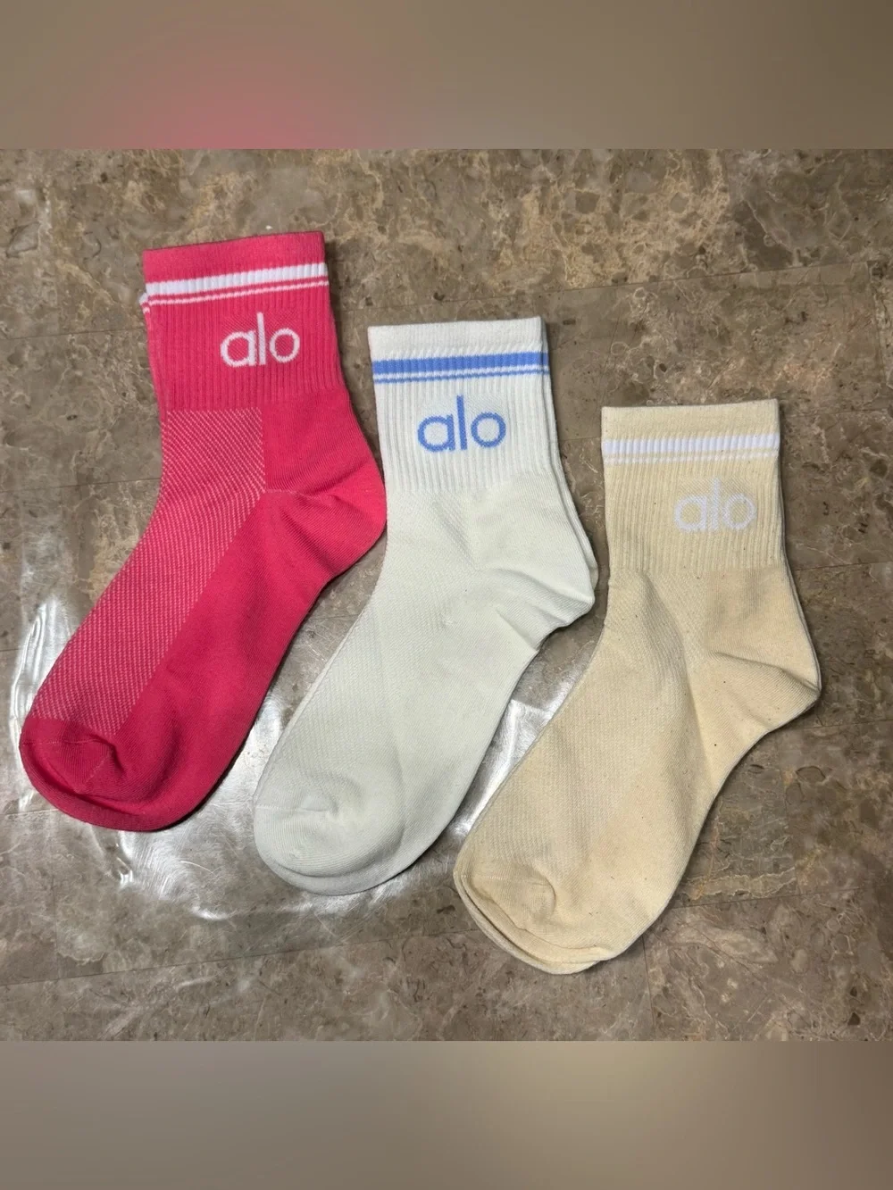 New Women’s Alo Socks New without tags 3 pairs Fits sizes 6-11